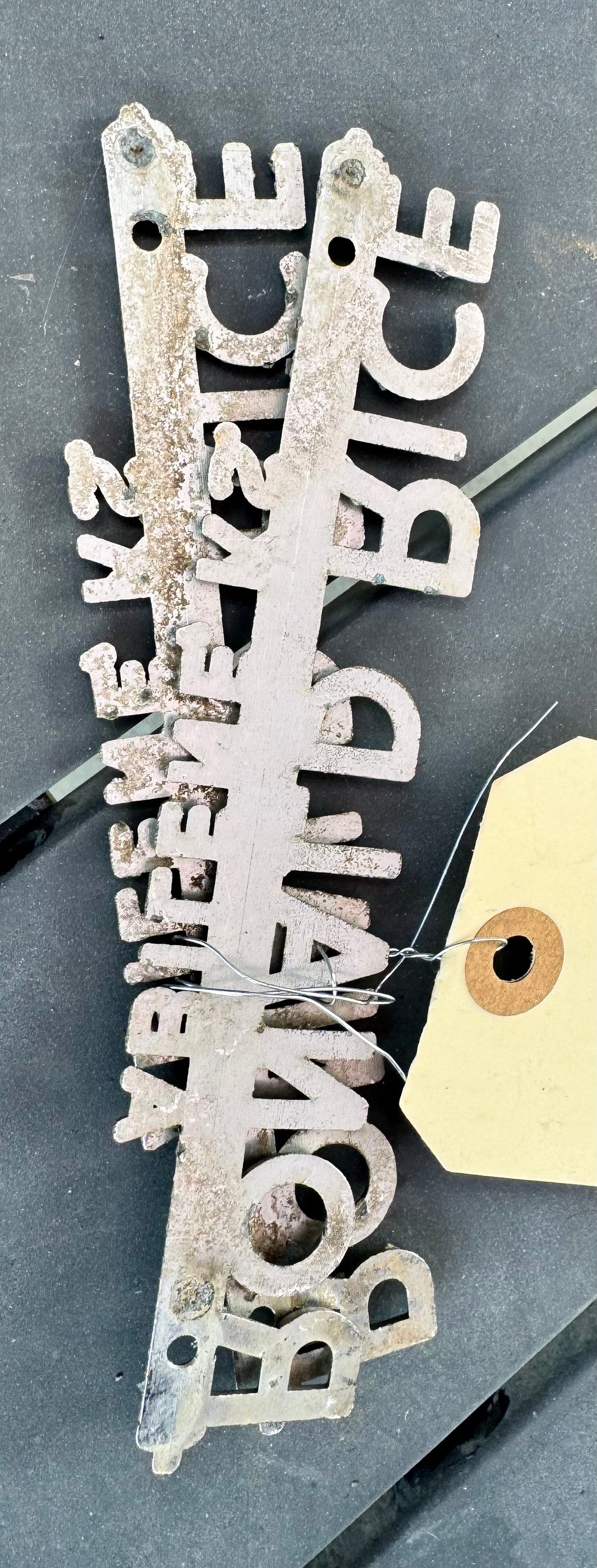Dealer Fender emblems