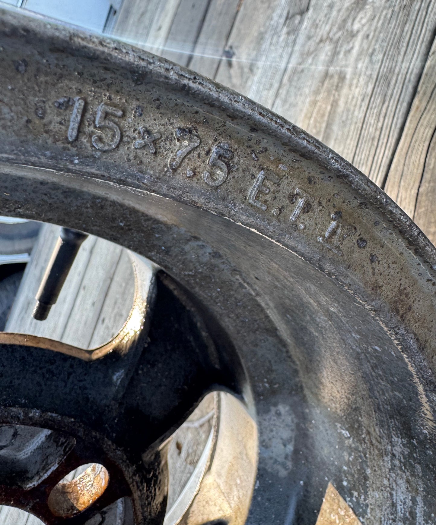 Vintage 15x7.5 E/T aluminum wheels