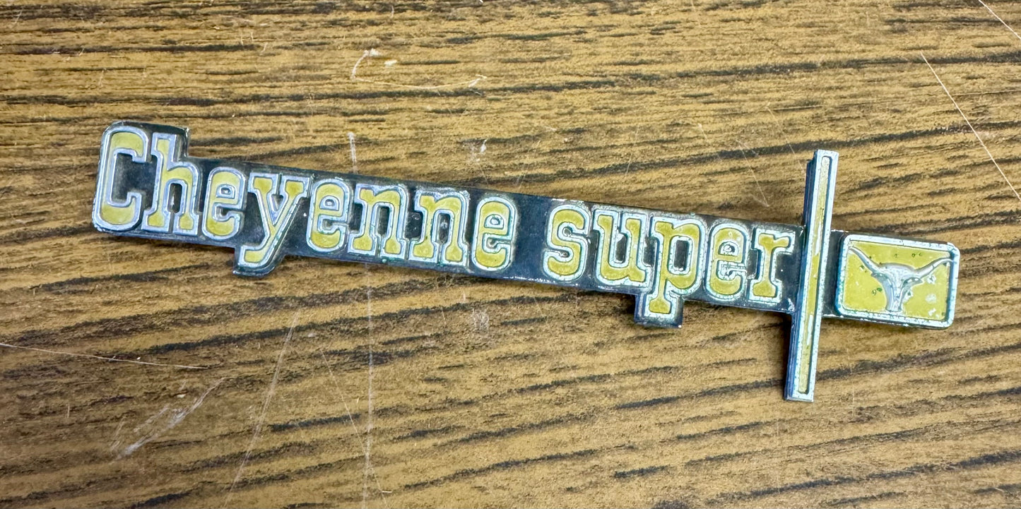 1973-1974 Cheyenne Super dash emblem