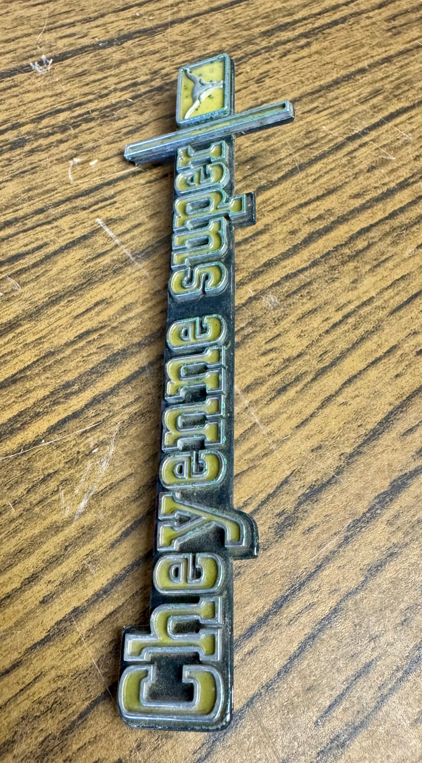 1973-1974 Cheyenne Super dash emblem