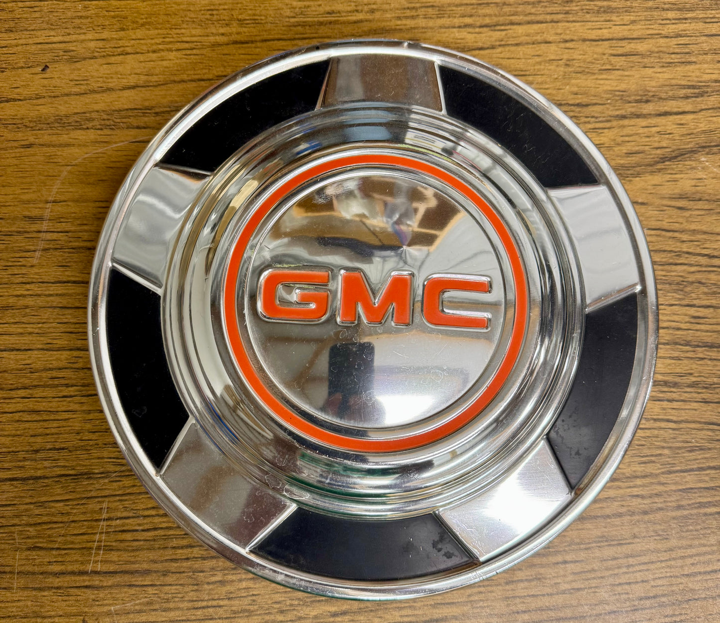 1976-1988 GMC 1/2 ton hubcap