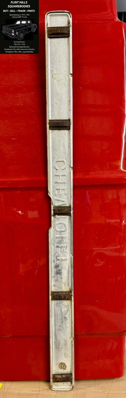 1975-80 Cheyenne tailgate trim