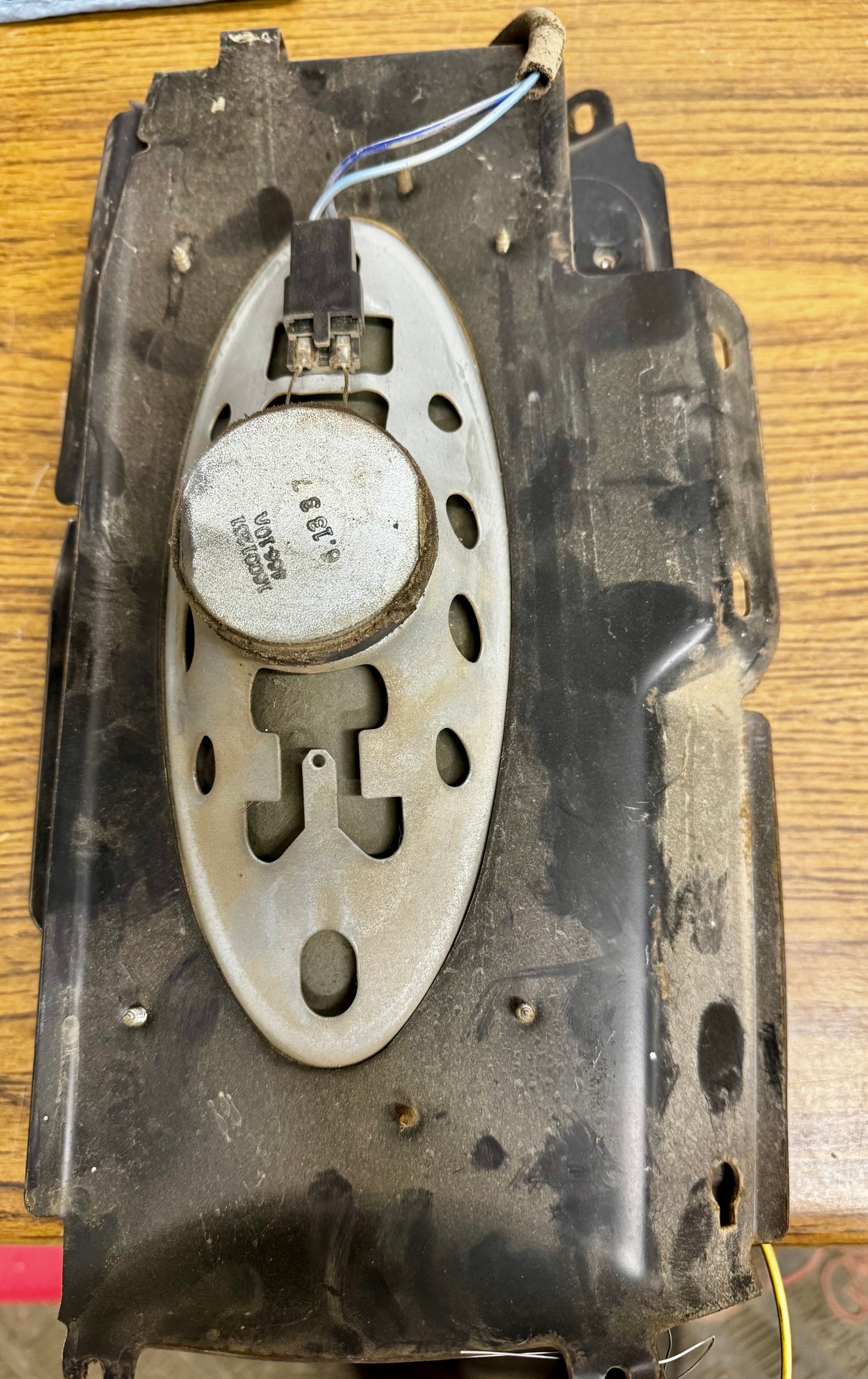 1978-1991 Rear corner speakers