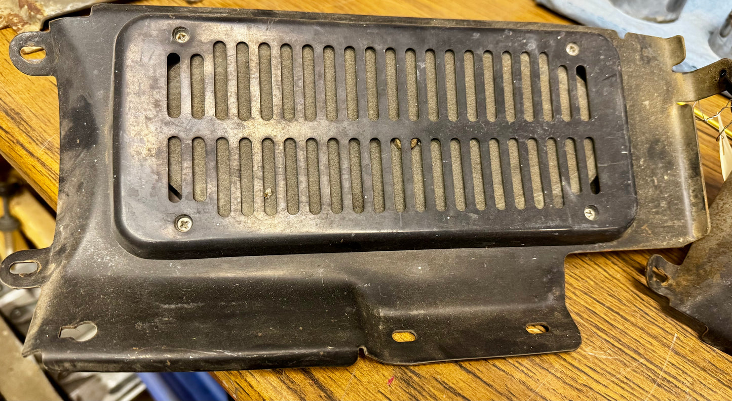 1978-1991 Rear corner speakers