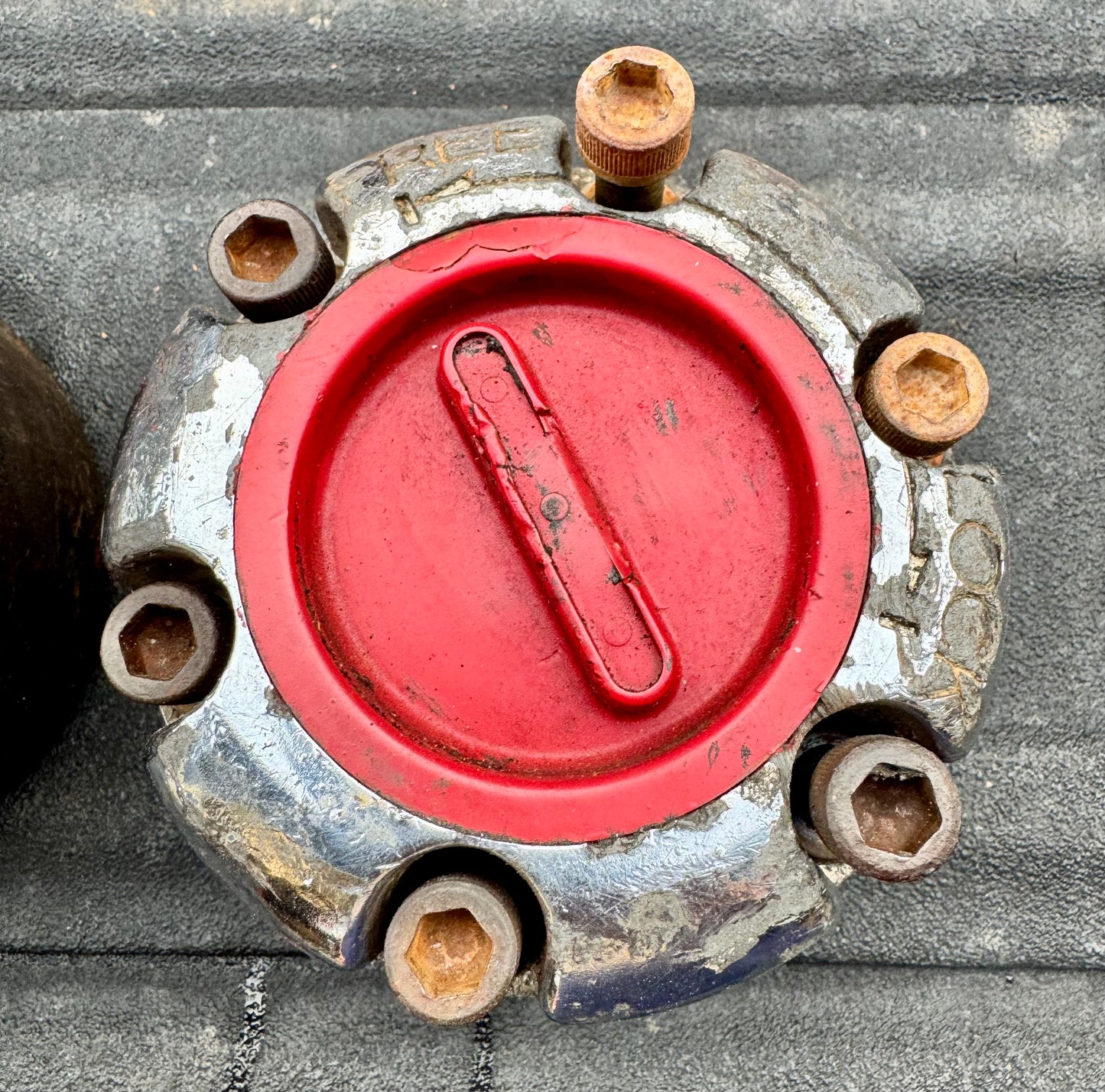 Big Hub Dana 44 lockouts
