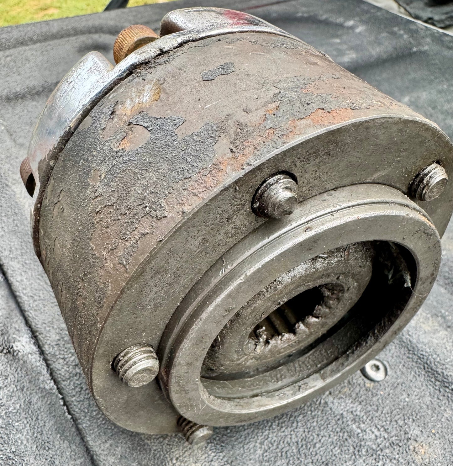 Big Hub Dana 44 lockouts