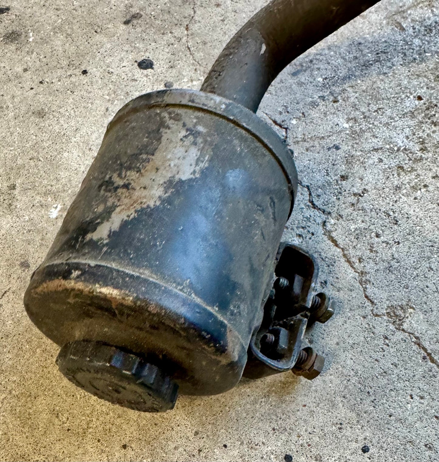 Big block power steering pump and resevoir