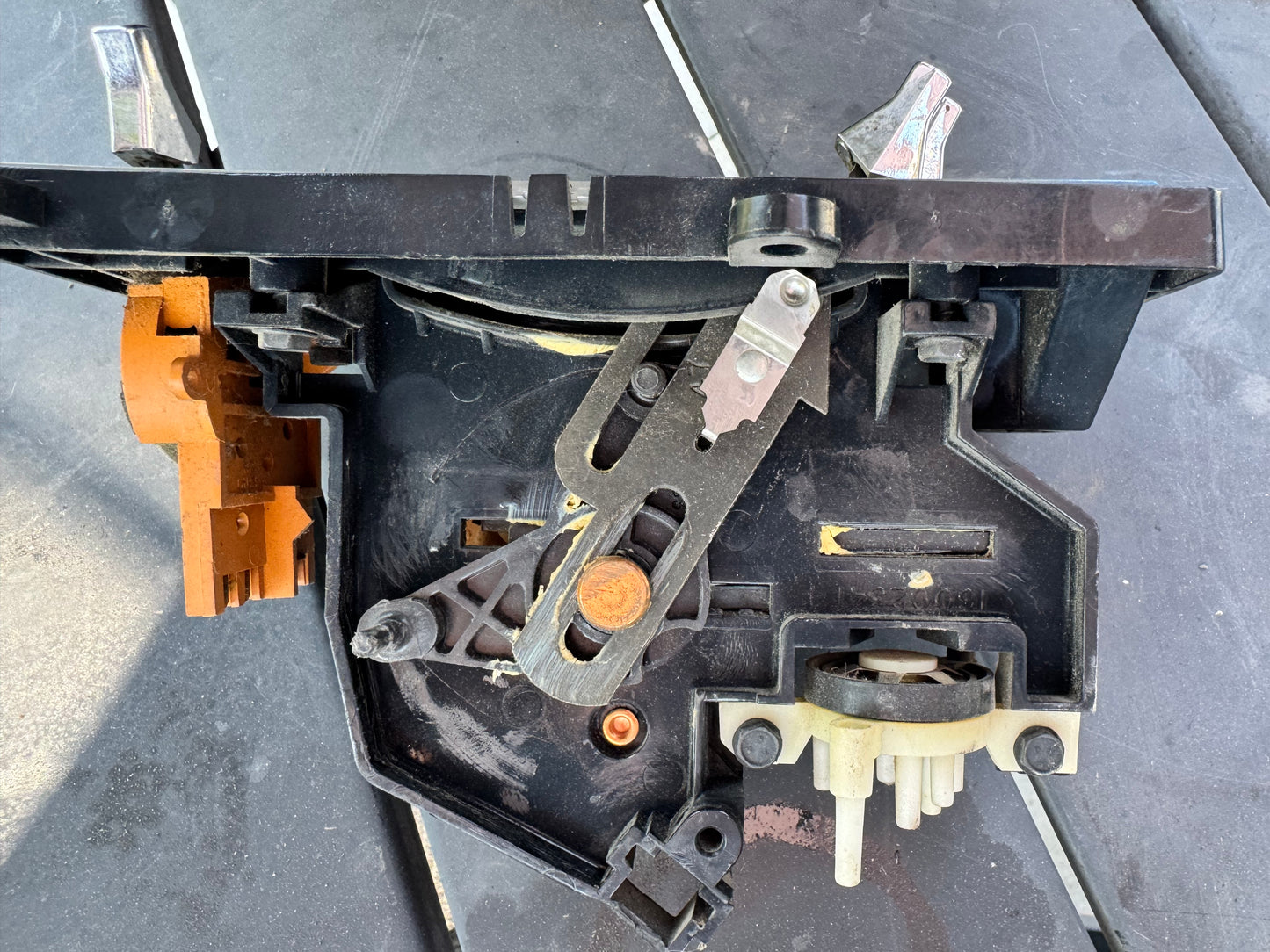 1983-1991 HVAC control assembly