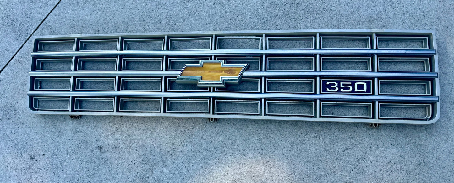 1975/76 Chevrolet grille