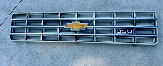 1975/76 Chevrolet grille