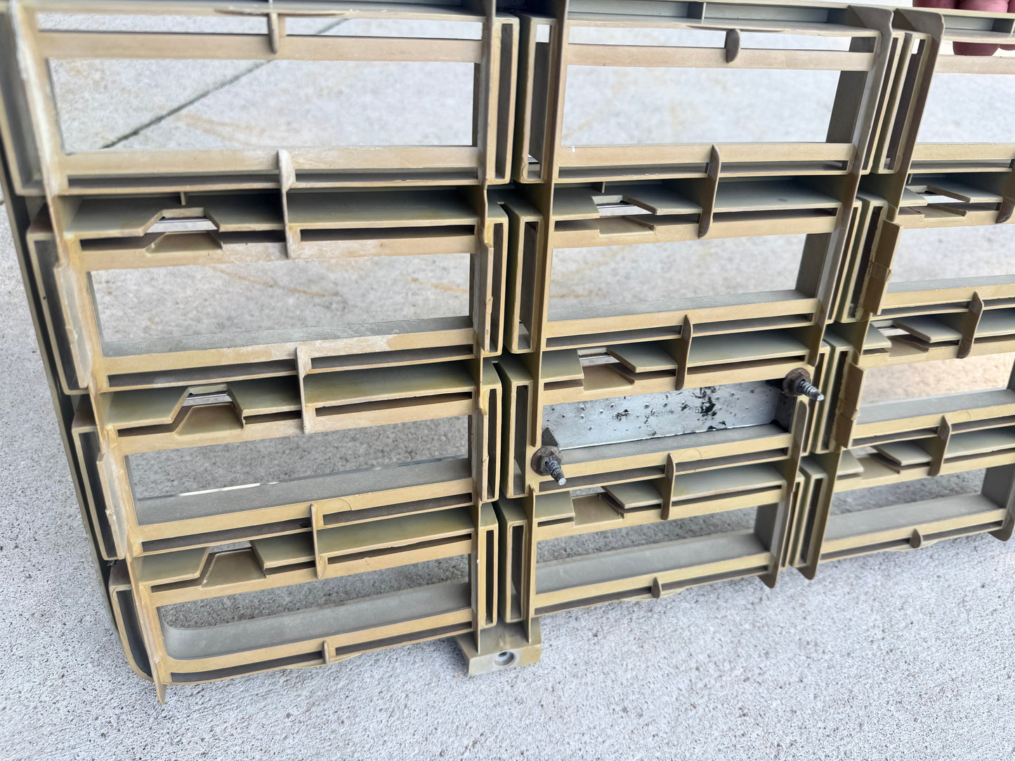 1975/76 Chevrolet grille