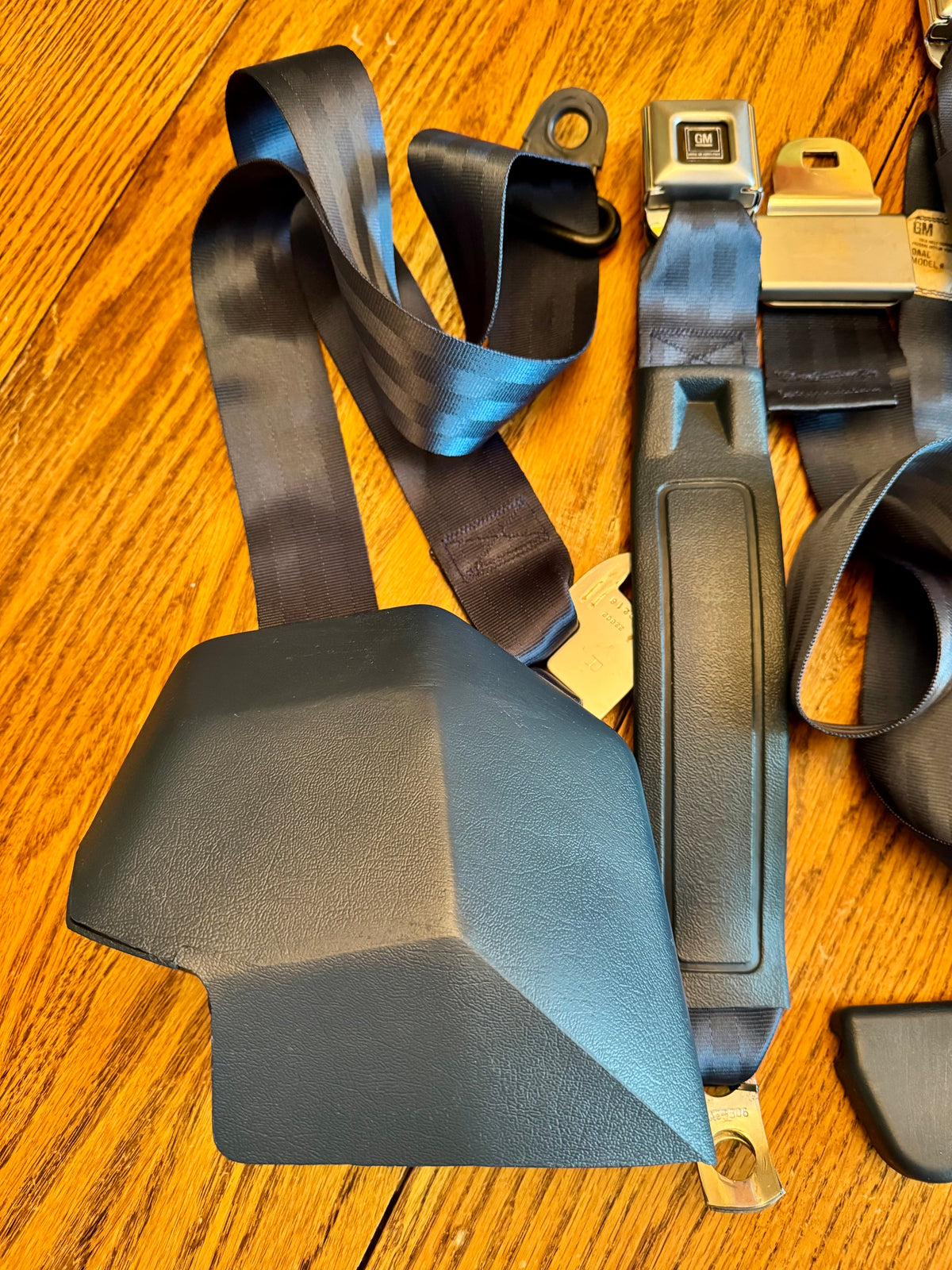 1981-1987 Blue seat belts