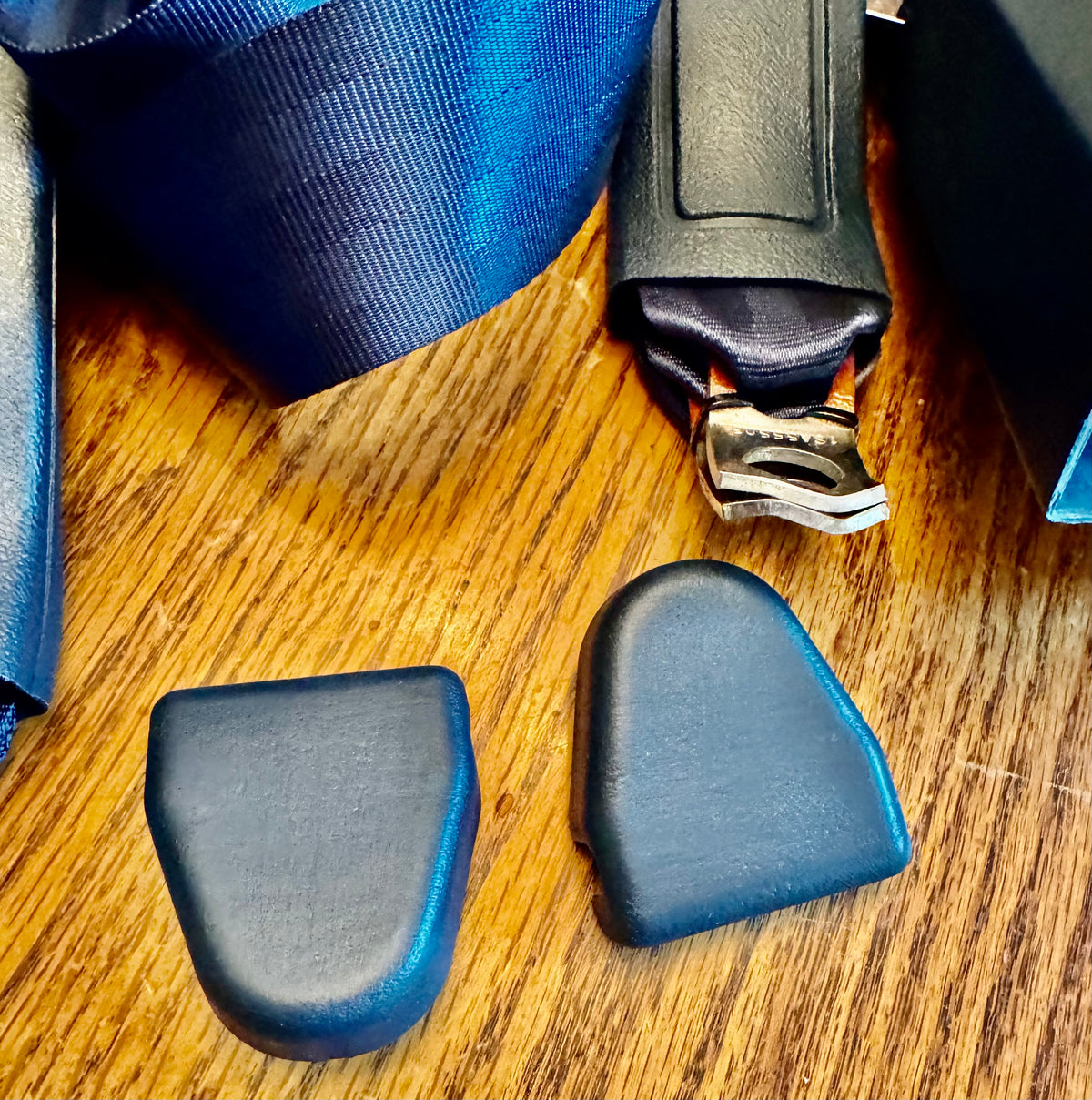 1981-1987 Blue seat belts