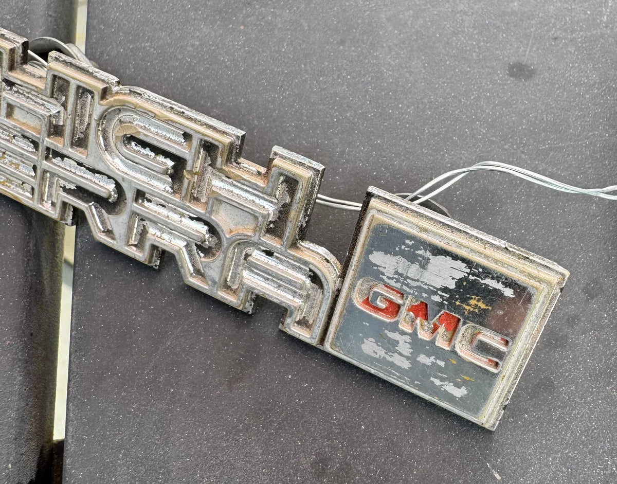 1981-87 High Sierra Dash Emblem