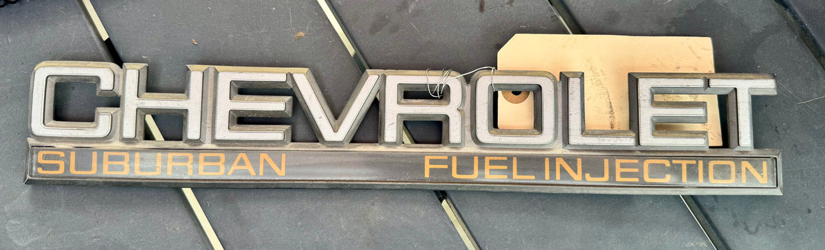 1989-94 Suburban tailgate emblem