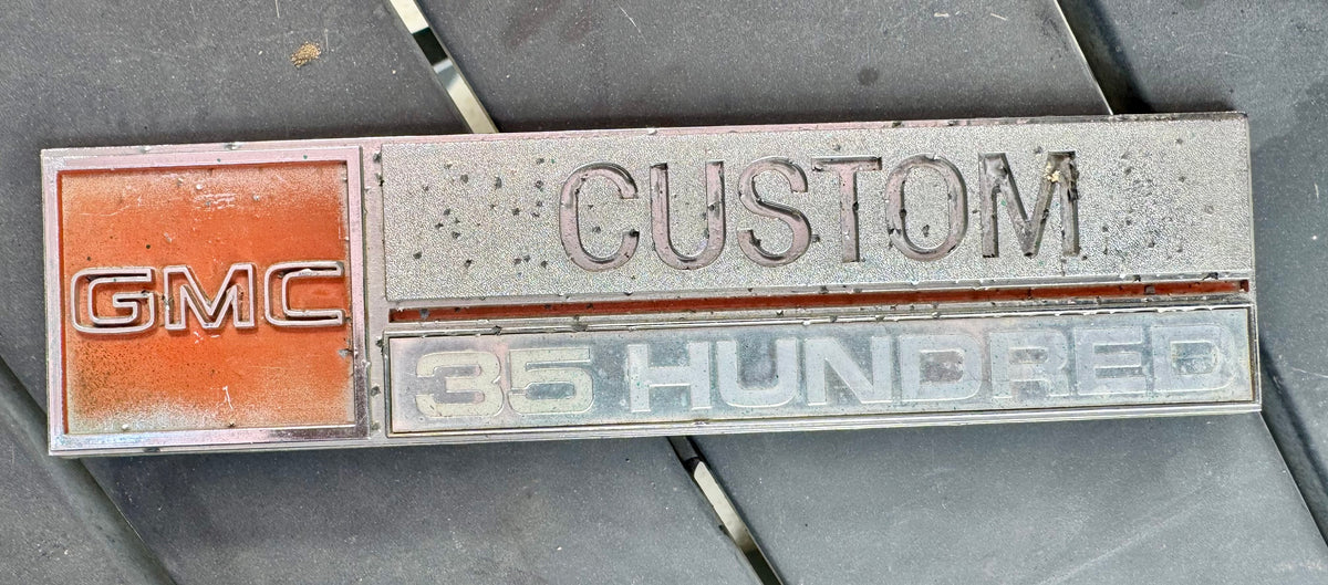 1973-74 GMC 3500 Fender badge