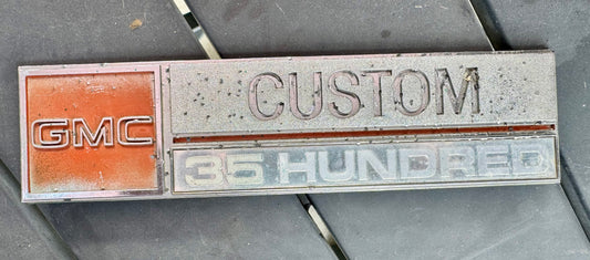 1973-74 GMC 3500 Fender badge