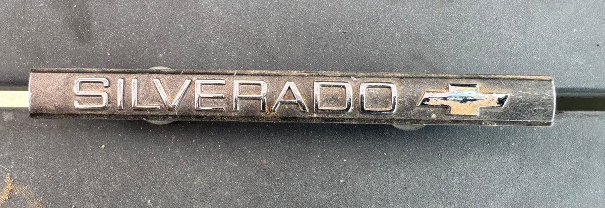 1989-91 Silverado dash emblem