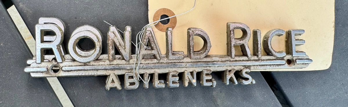 Dealer Fender emblems