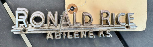 Dealer Fender emblems
