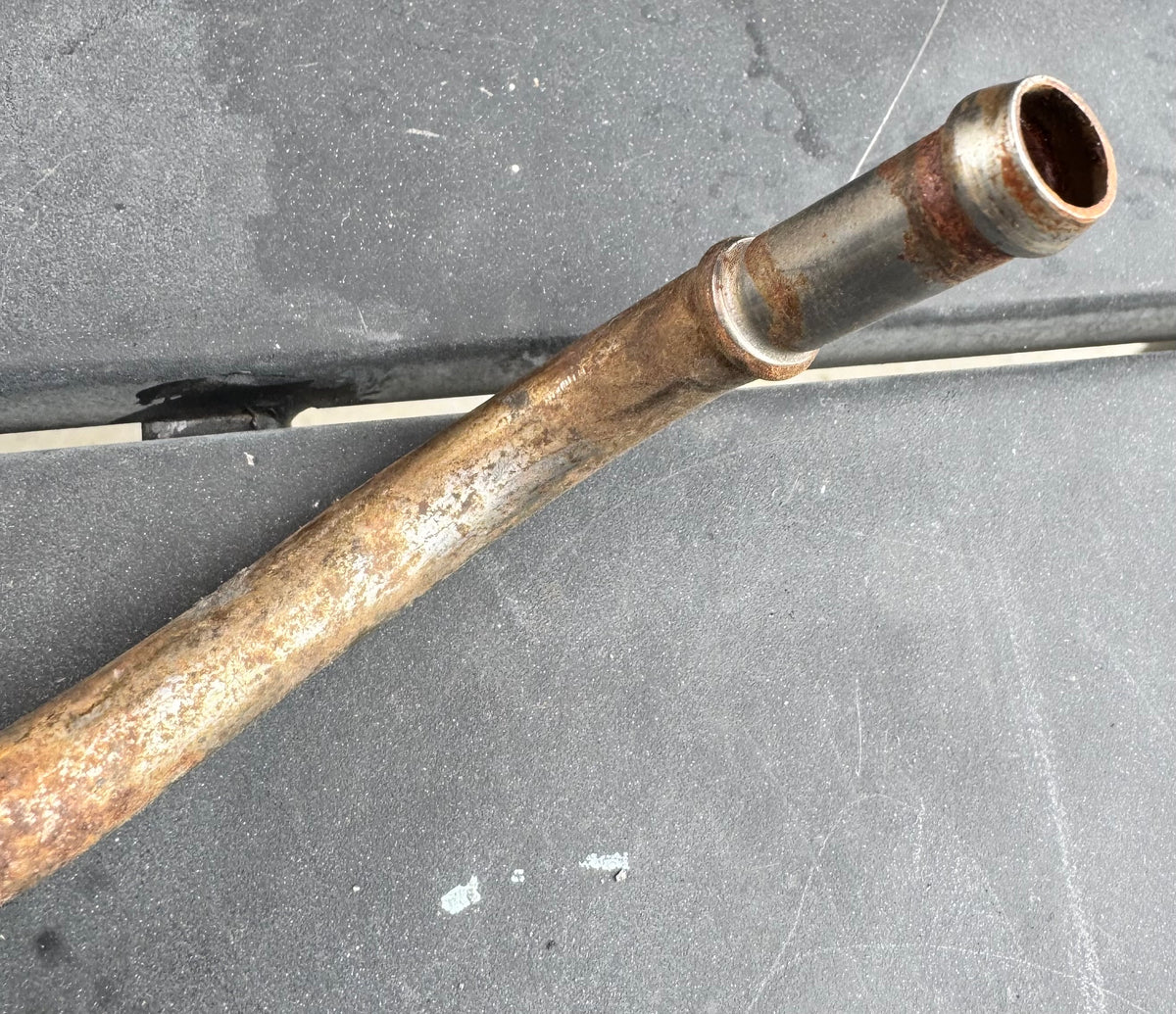 Vacuum booster metal line