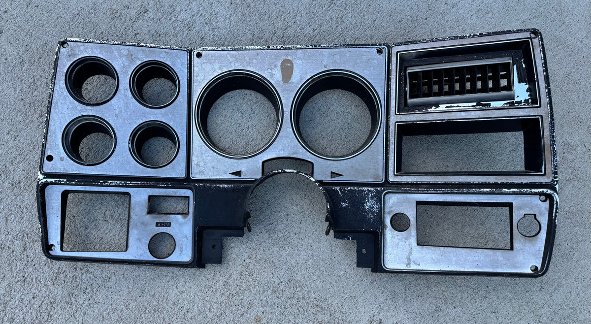 1978-1980 Instrument panel bezel
