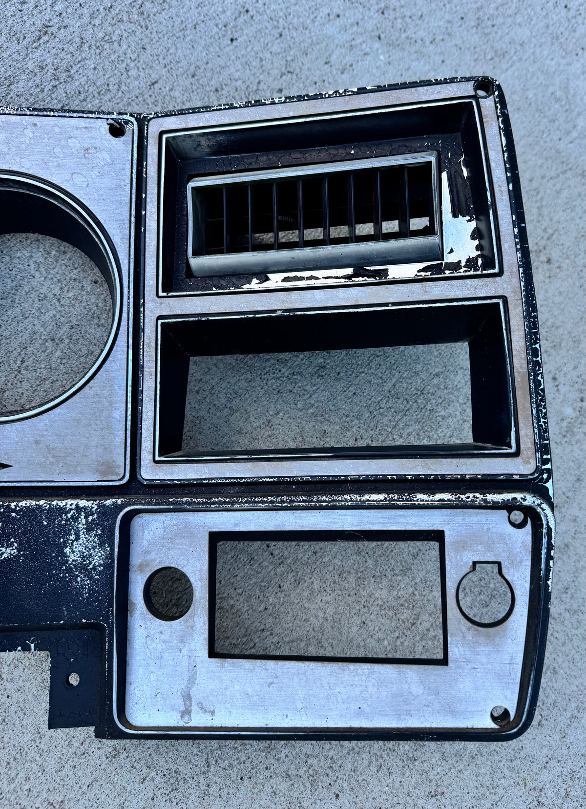 1978-1980 Instrument panel bezel