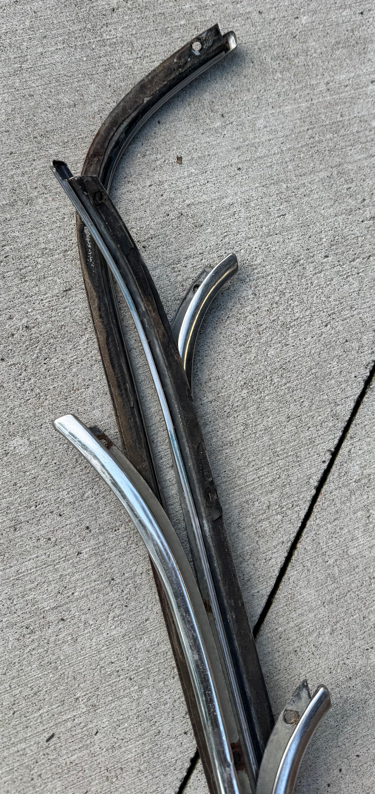 1973-91 Suburban drip rails