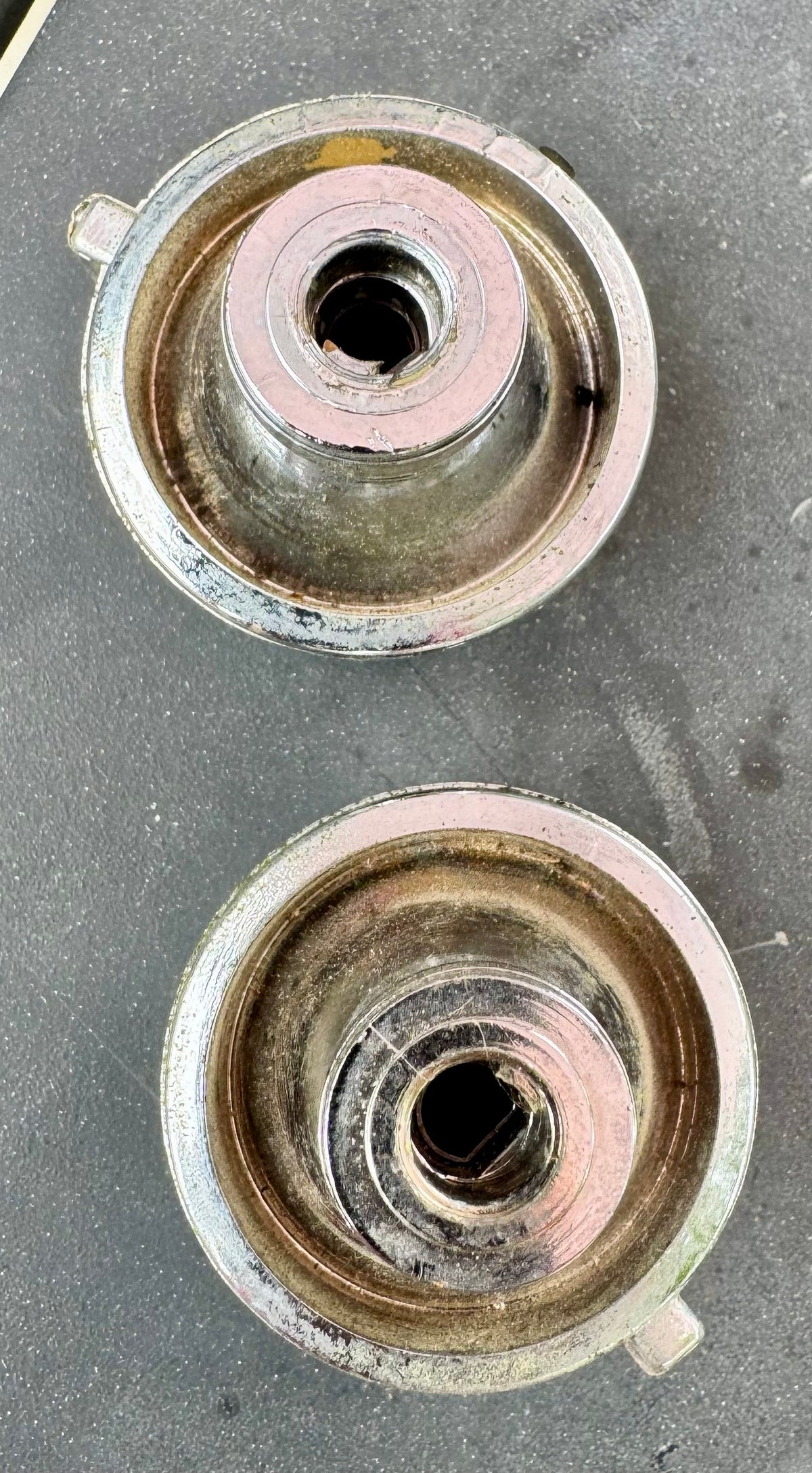 AM/FM radio knobs