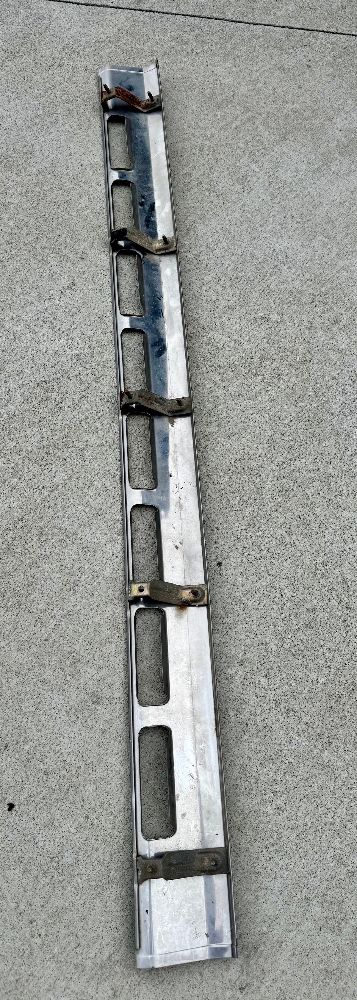 1979-80 lower grille trim