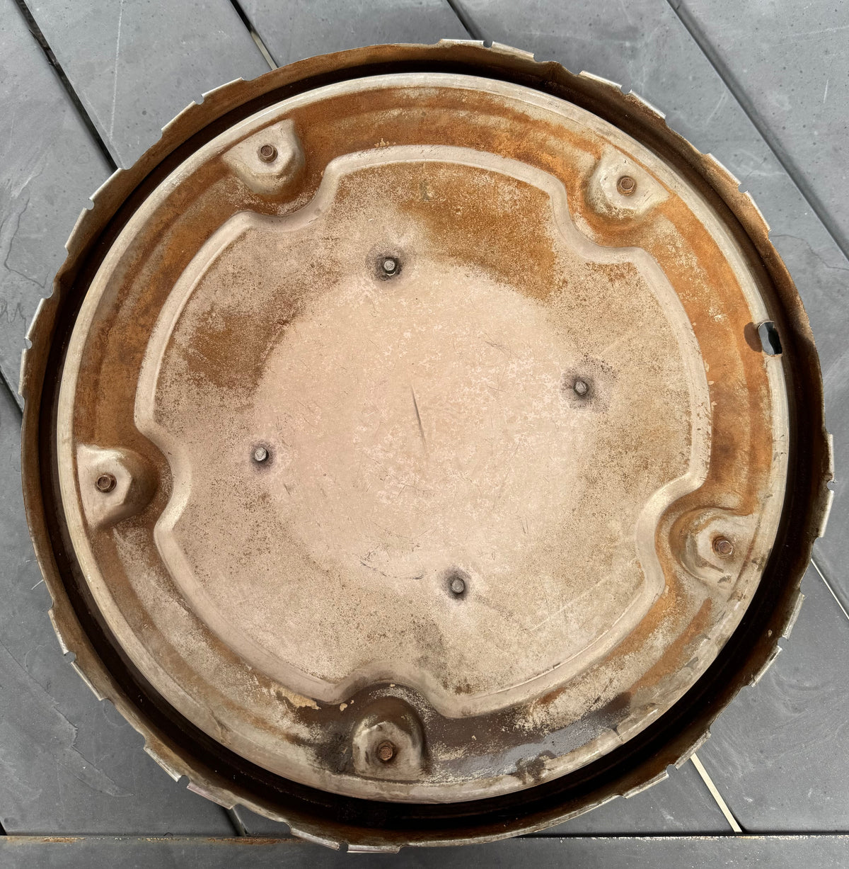 1969-1976 GMC Hubcap
