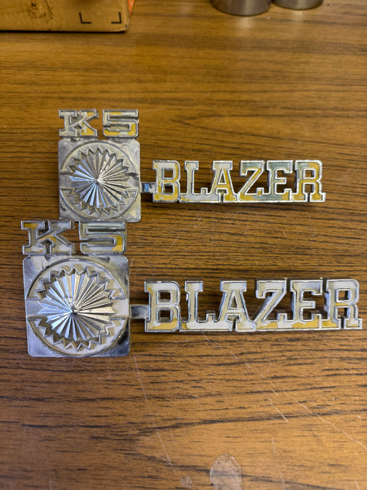 1975-1980 K5 Blazer Fender emblems