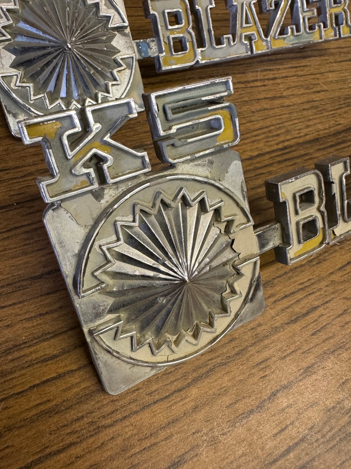 1975-1980 K5 Blazer Fender emblems