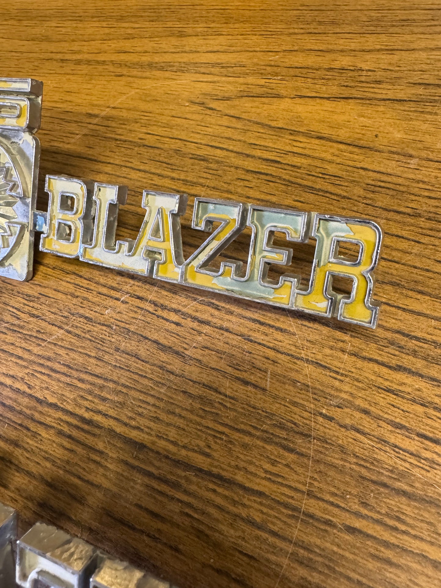 1975-1980 K5 Blazer Fender emblems