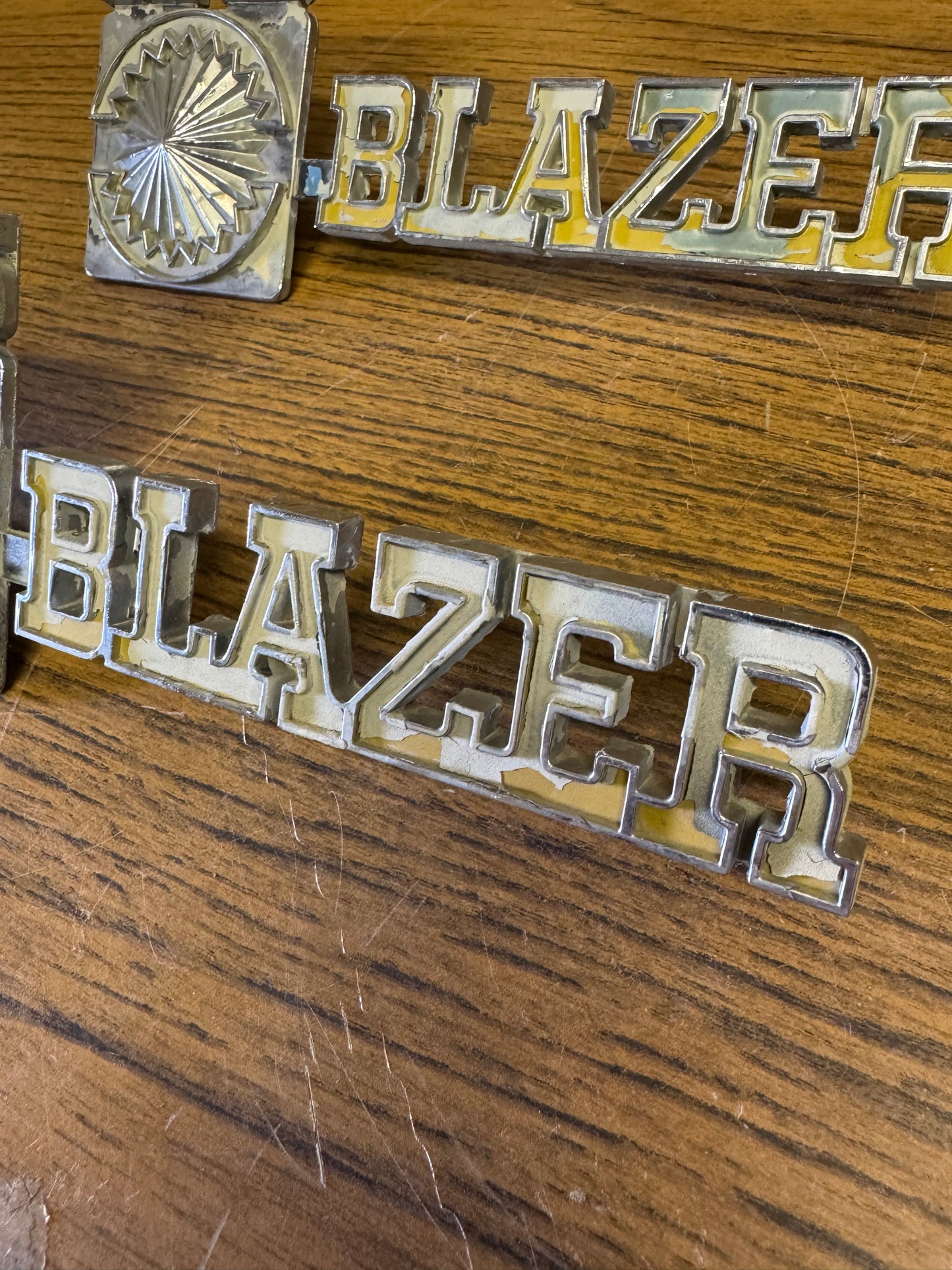 1975-1980 K5 Blazer Fender emblems