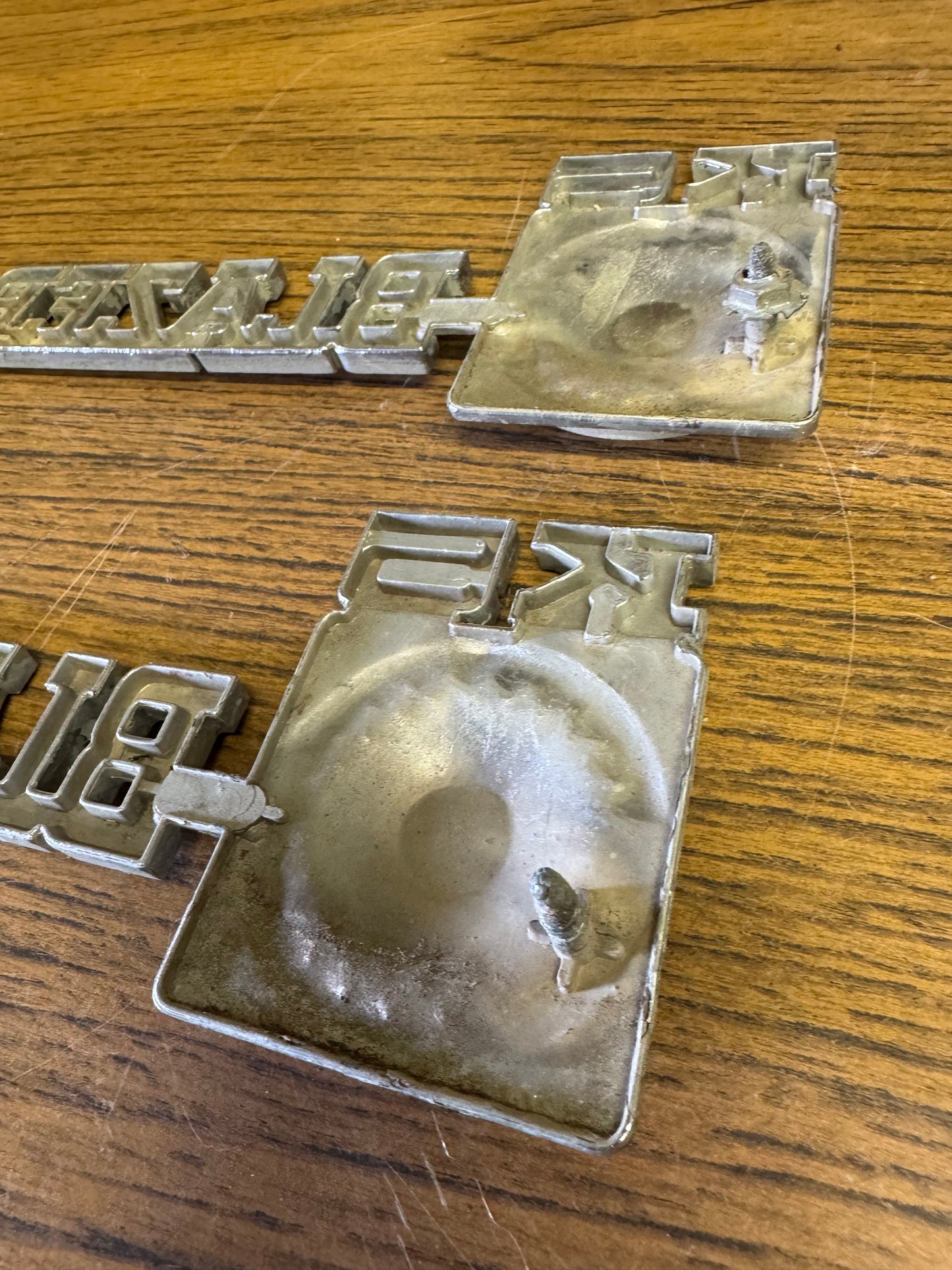 1975-1980 K5 Blazer Fender emblems
