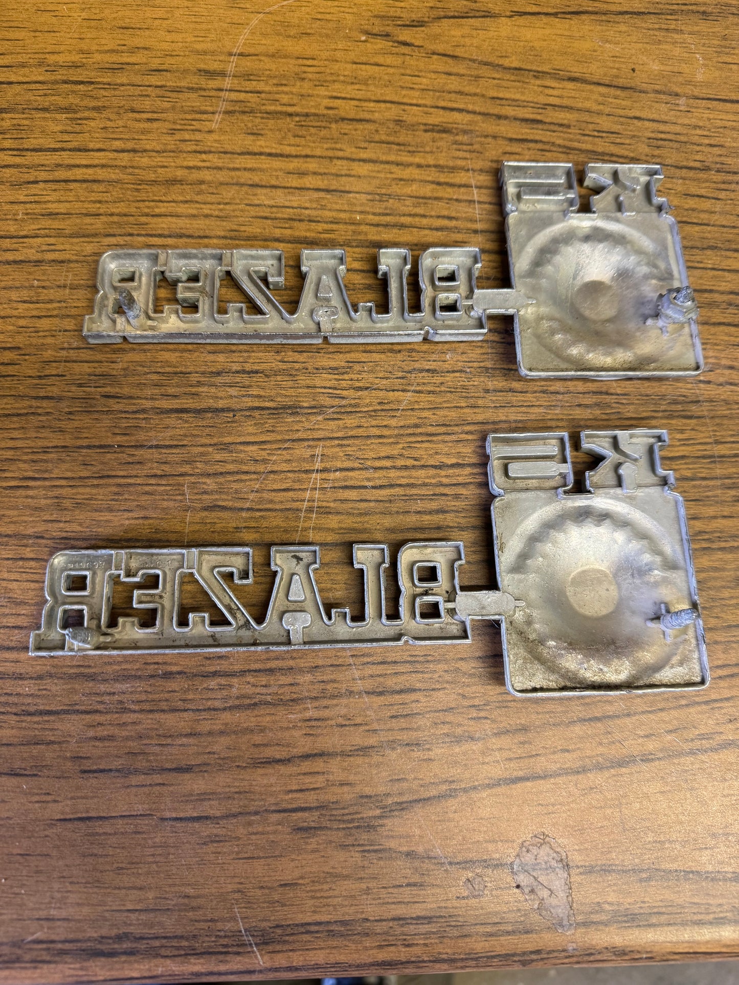 1975-1980 K5 Blazer Fender emblems