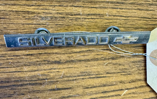 1989-91 Suburban/K5 dash emblem