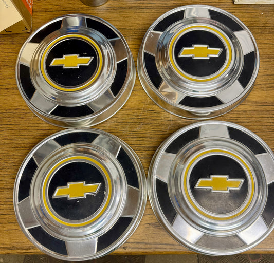 1976-1988 1/2 ton hubcaps