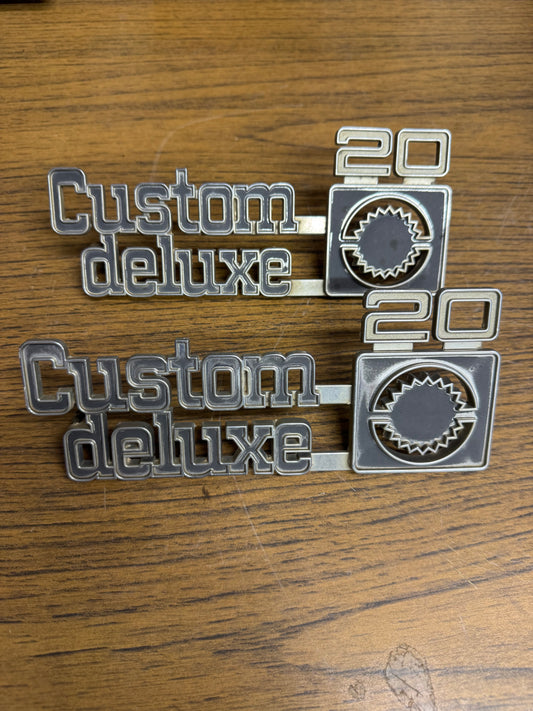 1975-1980 Custom Deluxe/20 emblems