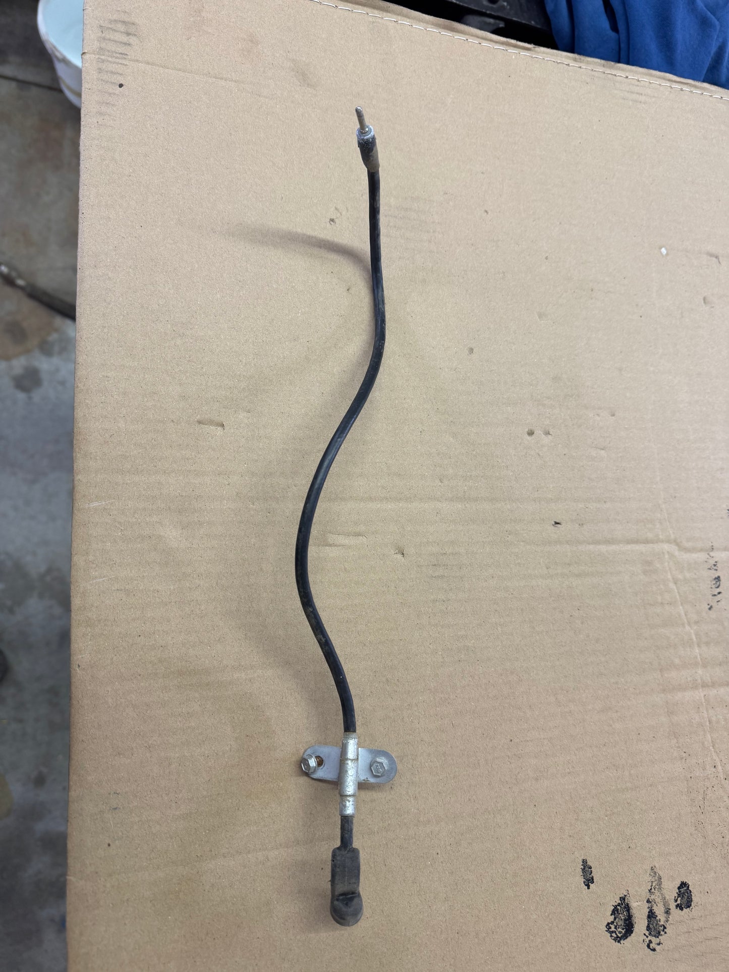 1973-1991 radio antenna lead