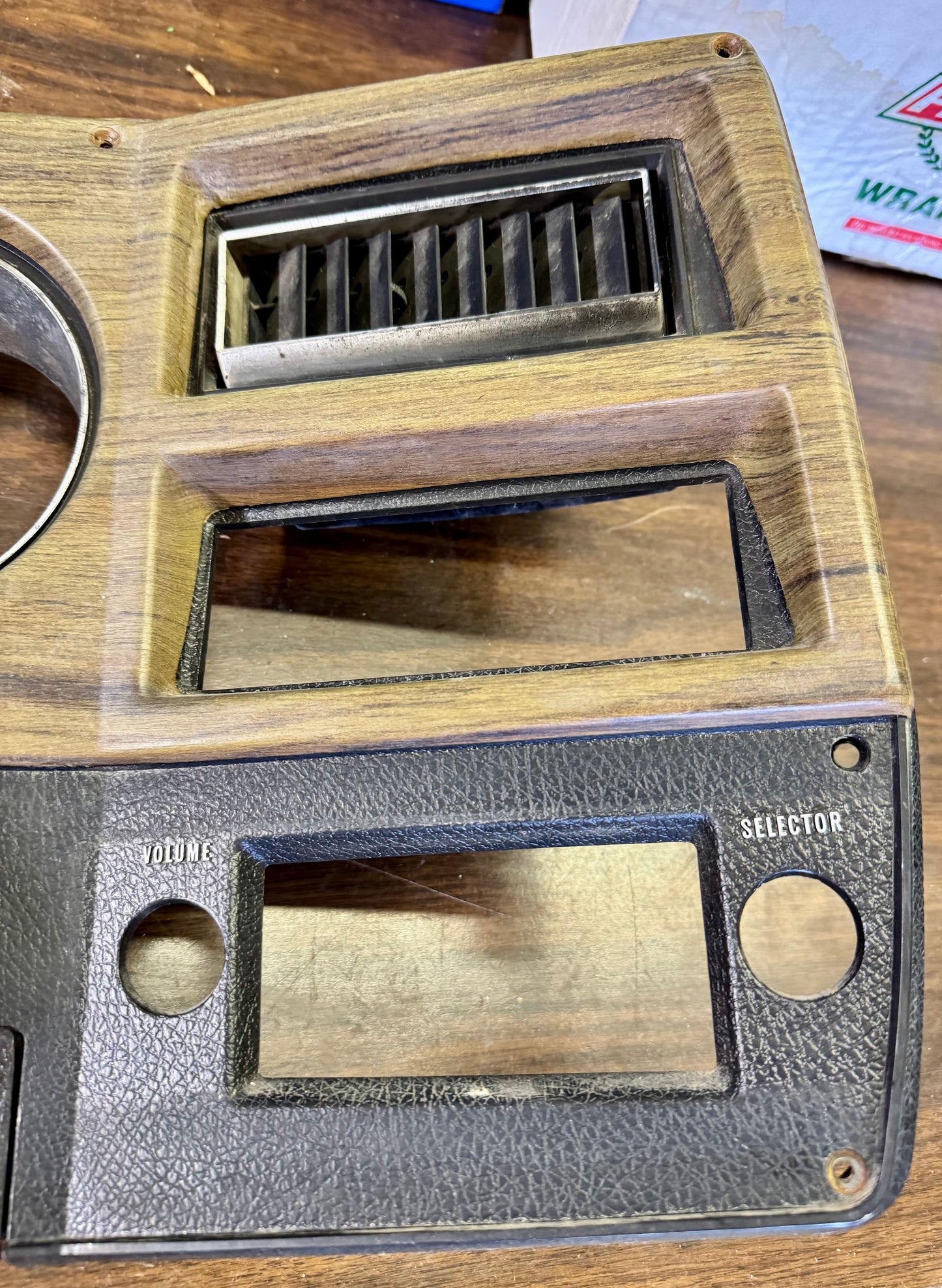 1973-1974 Woodgrain AC bezel