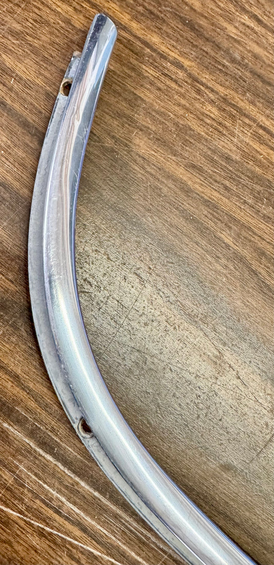 Suburban drip rail trim