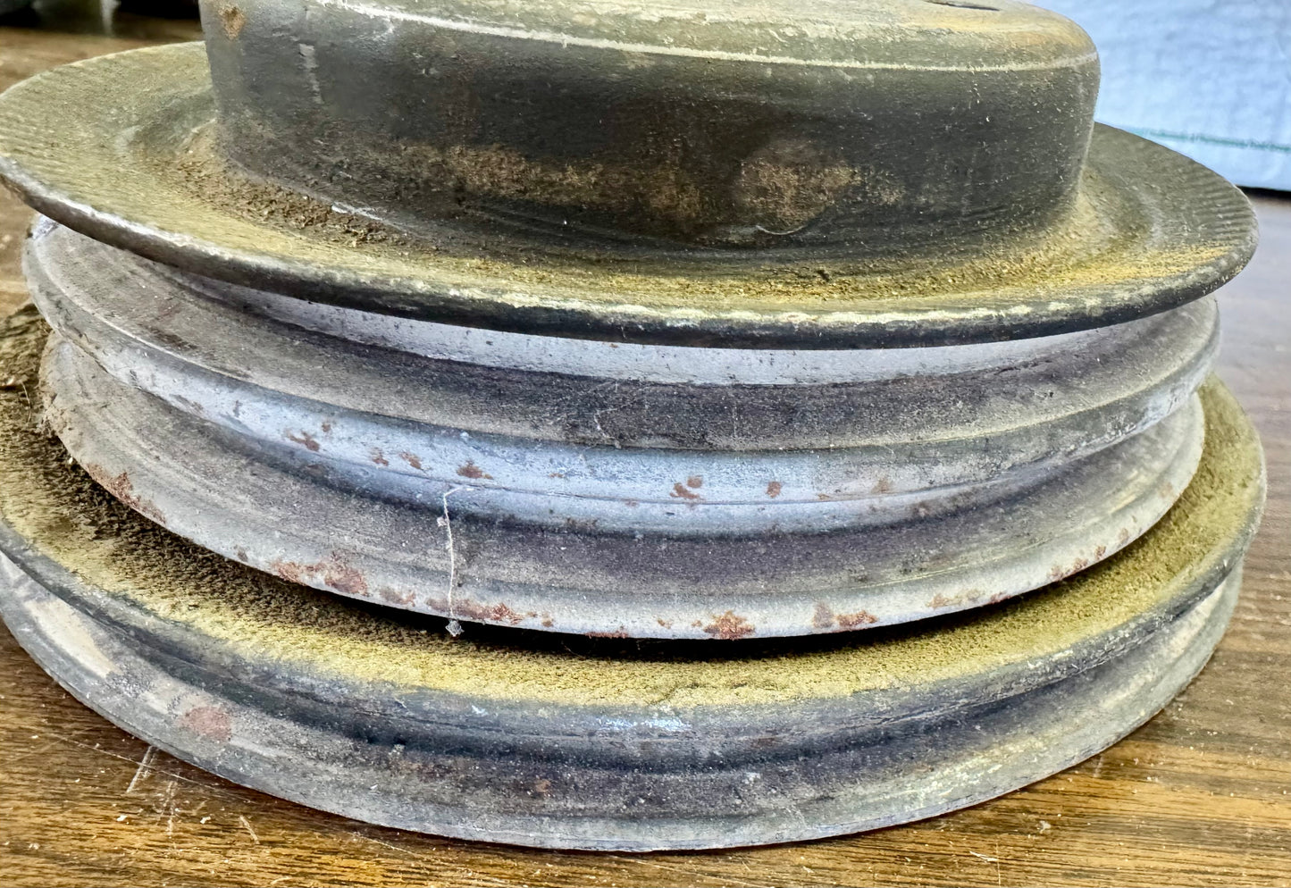 Small block Chevy crankshaft pulley