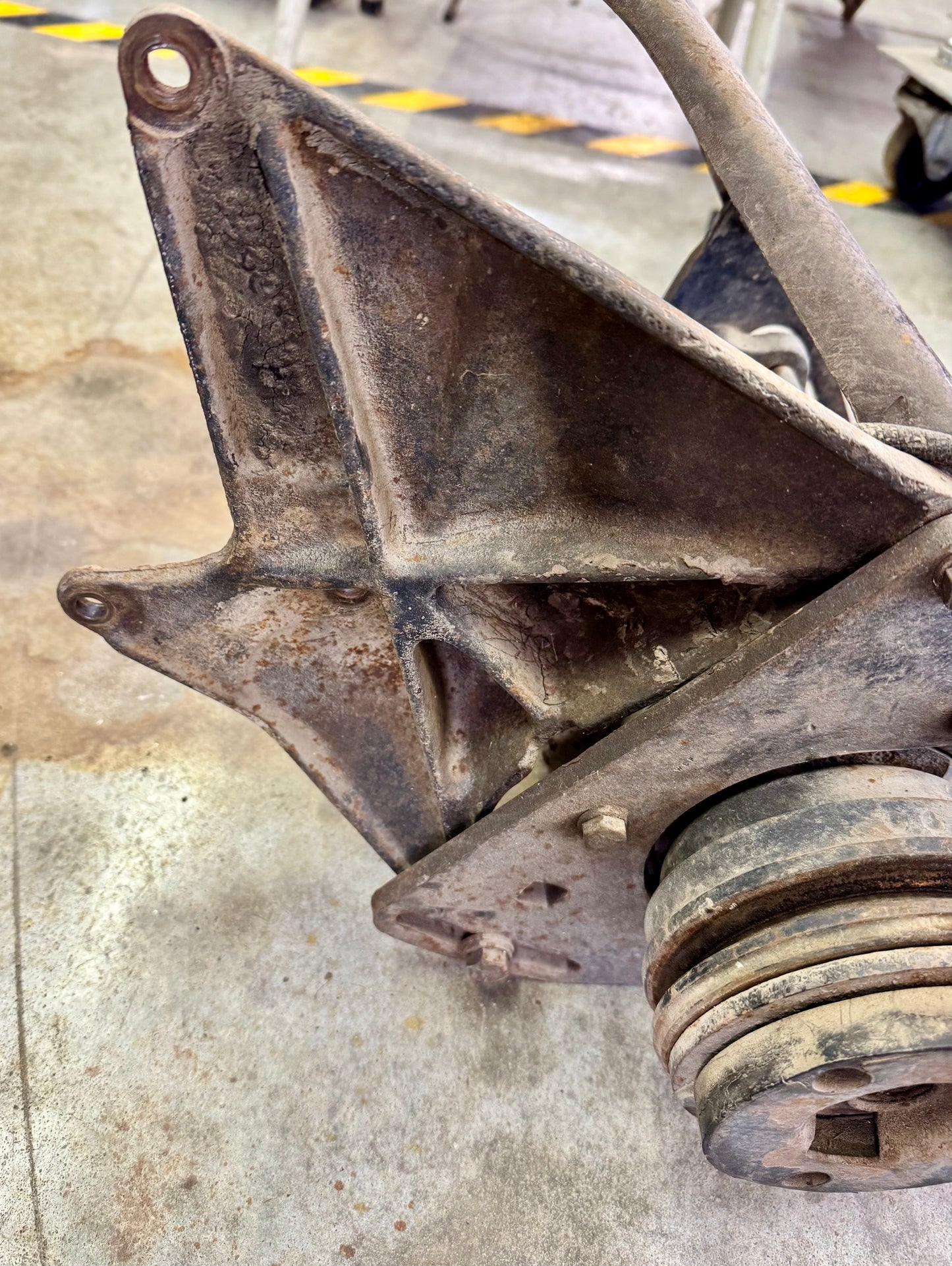 Big block brackets and compressor