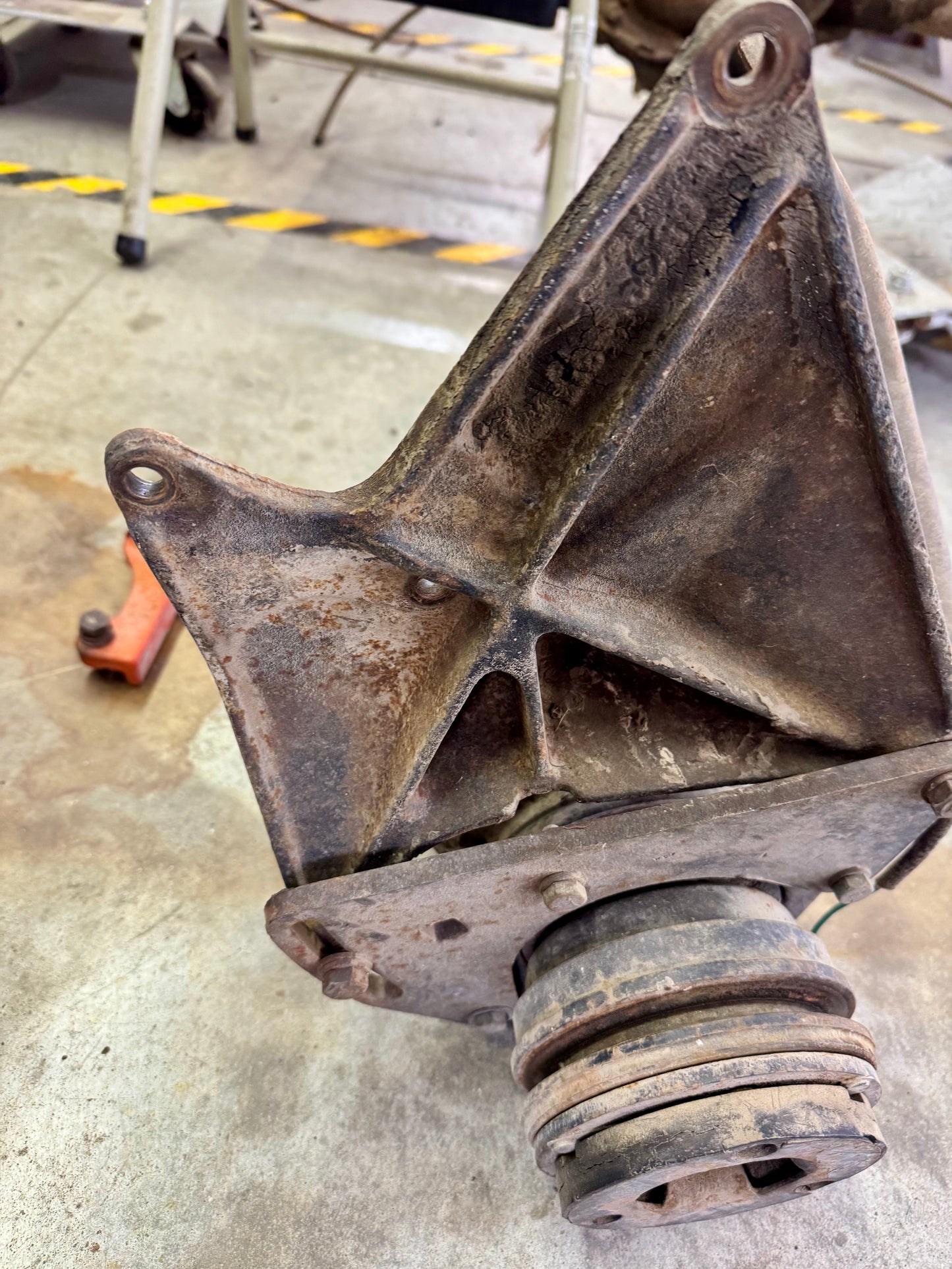 Big block brackets and compressor
