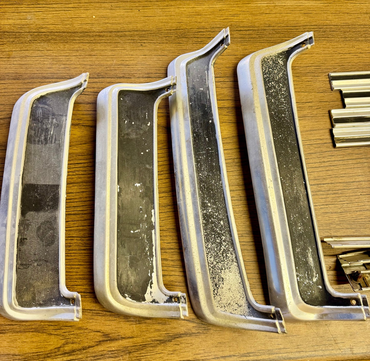 1973-80 Dually bed trim