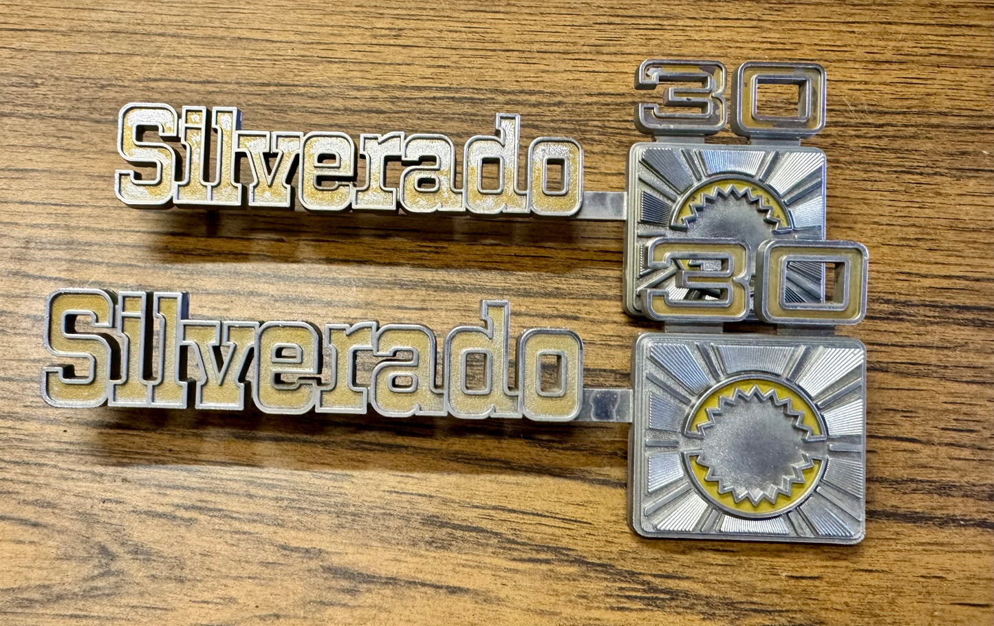 1975-80 Silverado/30 Fender Emblems